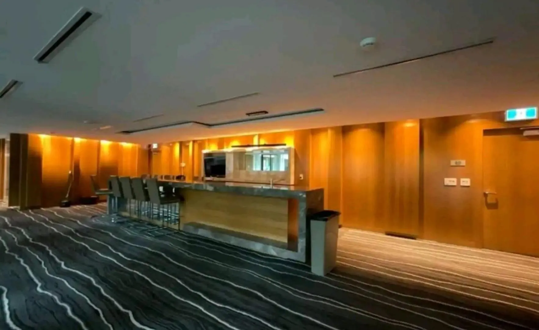 דירה טורונטו Cn Tower View With Free Parking, Pool, Gym, Free Skating, And More